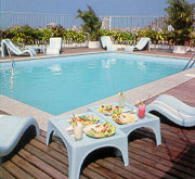 pool.jpg (13233 bytes)