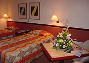 gym.jpg (10319 bytes)