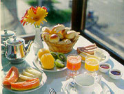 cafe.jpg (12013 bytes)