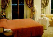 suite2.jpg (5311 bytes)