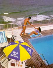 pool.jpg (10949 bytes)